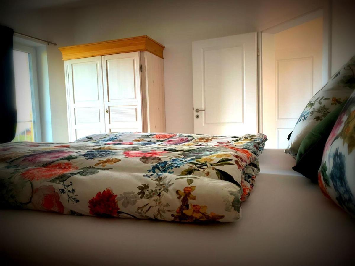 23 Neu Erbaute Ferienwohnung Mit Schloss- Und Panoramablick هالبليخ المظهر الخارجي الصورة
