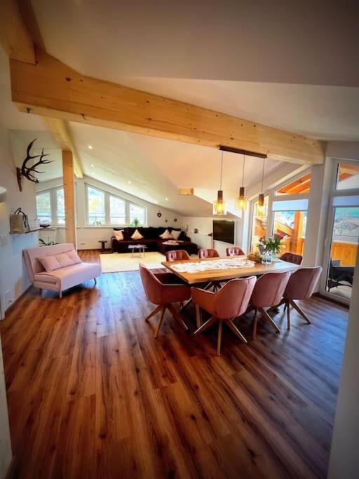 23 Neu Erbaute Ferienwohnung Mit Schloss- Und Panoramablick هالبليخ المظهر الخارجي الصورة