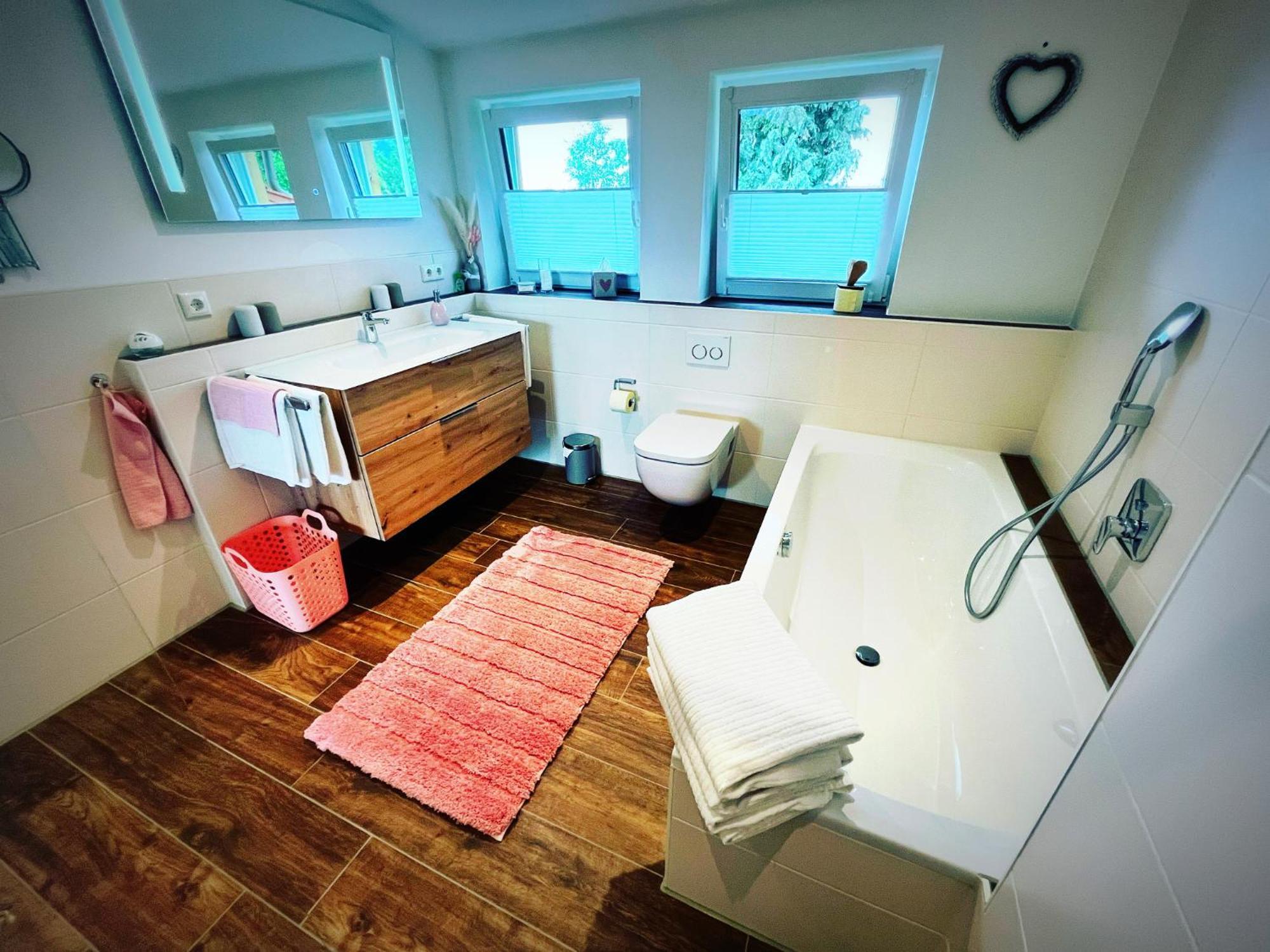 23 Neu Erbaute Ferienwohnung Mit Schloss- Und Panoramablick هالبليخ المظهر الخارجي الصورة