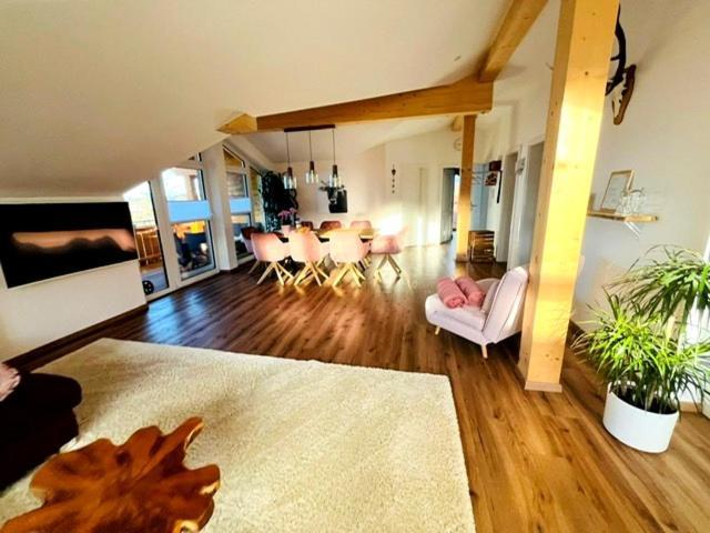 23 Neu Erbaute Ferienwohnung Mit Schloss- Und Panoramablick هالبليخ المظهر الخارجي الصورة