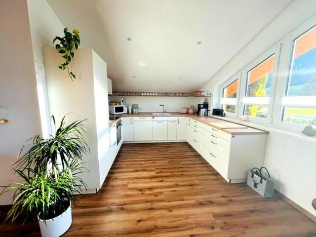 23 Neu Erbaute Ferienwohnung Mit Schloss- Und Panoramablick هالبليخ المظهر الخارجي الصورة