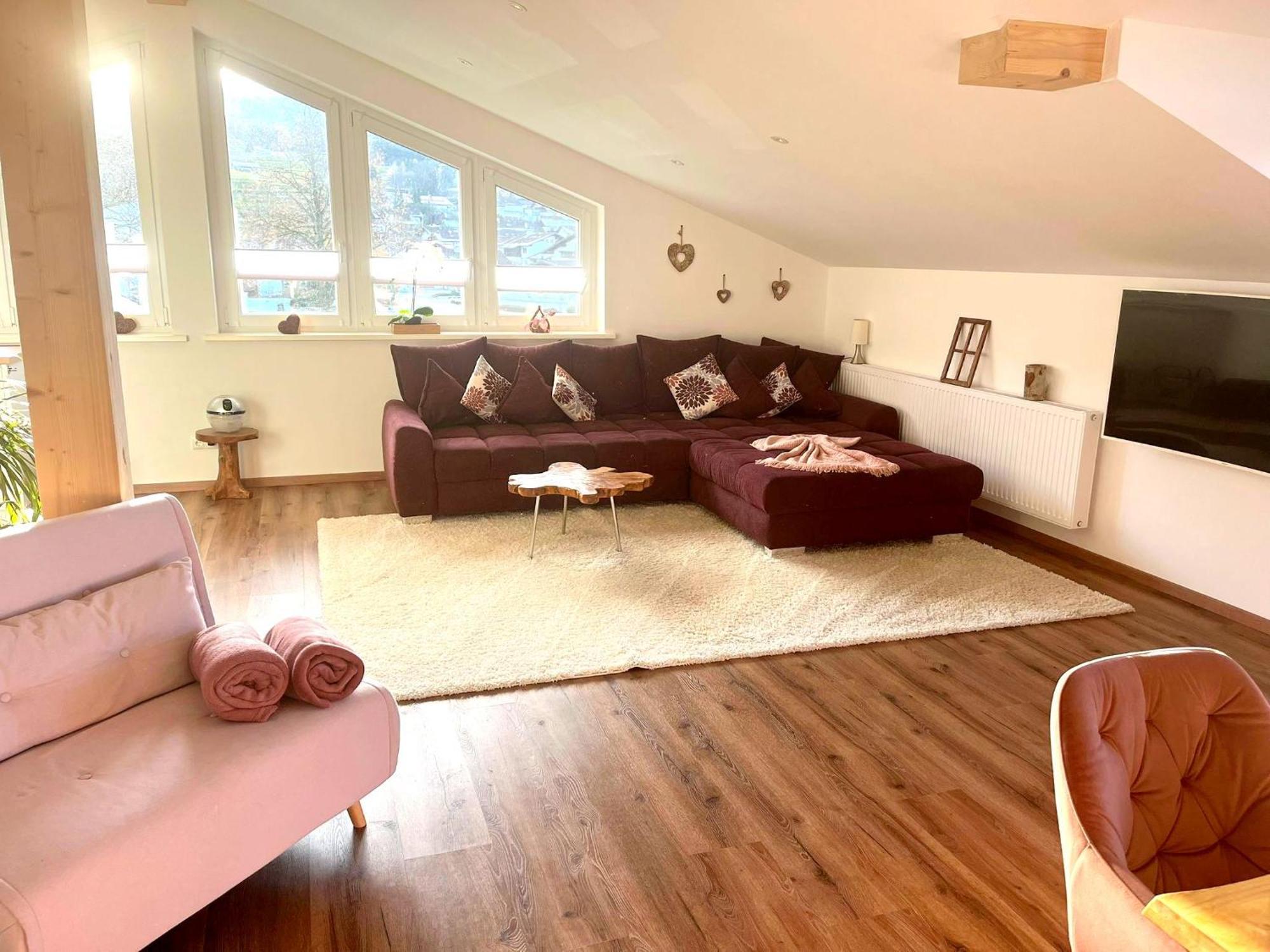 23 Neu Erbaute Ferienwohnung Mit Schloss- Und Panoramablick هالبليخ المظهر الخارجي الصورة