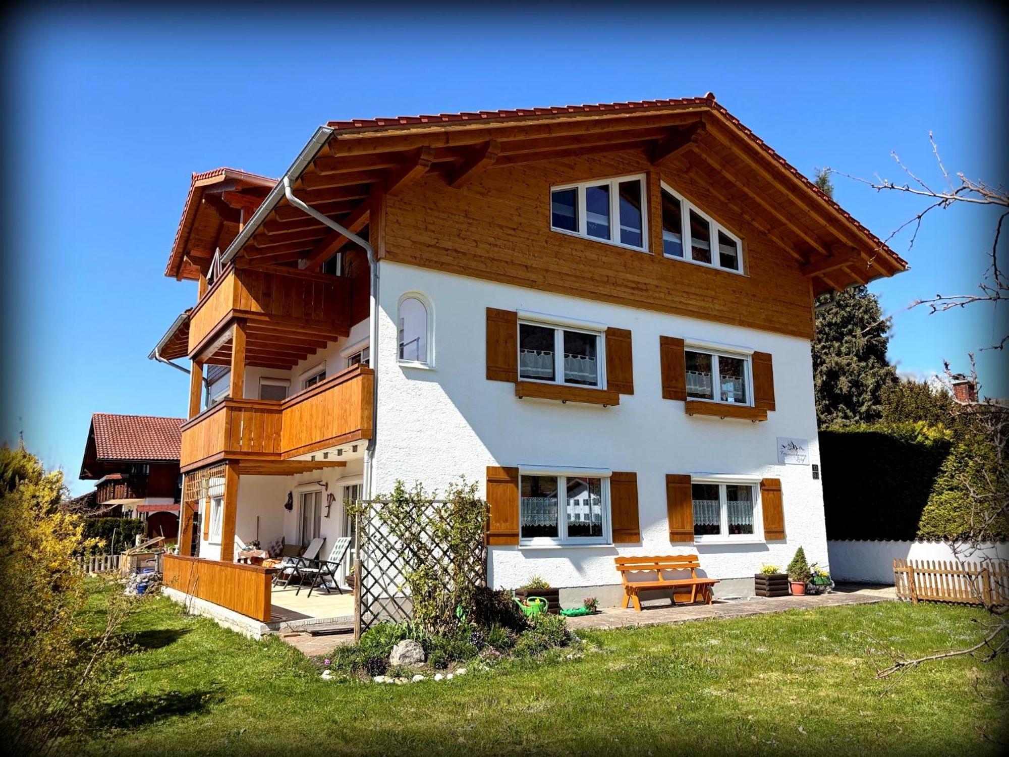 23 Neu Erbaute Ferienwohnung Mit Schloss- Und Panoramablick هالبليخ المظهر الخارجي الصورة